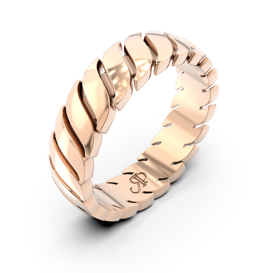 Side view of the Onda Pura rose gold ring by Rocco Pagliara