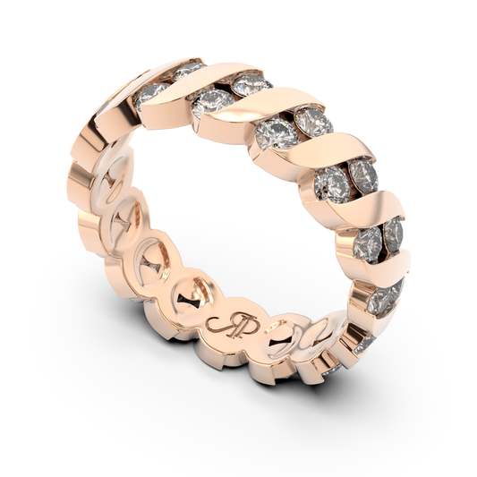 Side view of the Onda Lucente diamond ring in rose gold by Rocco Pagliara